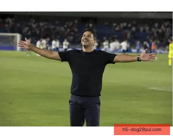 米歇尔称埃切韦里用内侧未踩孔德